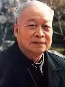 历史 正文 钱三强 钱三强知人善任,是他大胆起用了年仅26岁的邓稼先出