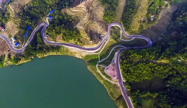 华蓥又一道美丽风景线,明月乡村旅游公路通车了!