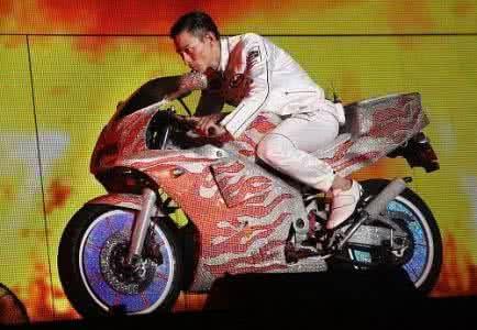 神摩网刘德华骑摩托车最帅的照片最后一张让人感动落泪
