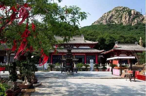 朝陽寺,響水寺唐王路,觀音閣等大黑山現有收費景點的門票全部暫停市民