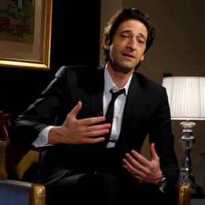 阿德里安·布劳迪(adrien brody,1973年4月14日出生于美国纽约,自小