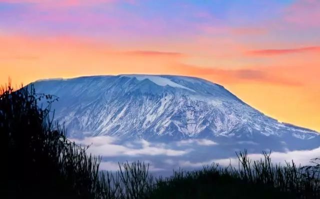 去赤道的雪山过大年,攀登非洲之巅乞力马扎罗.