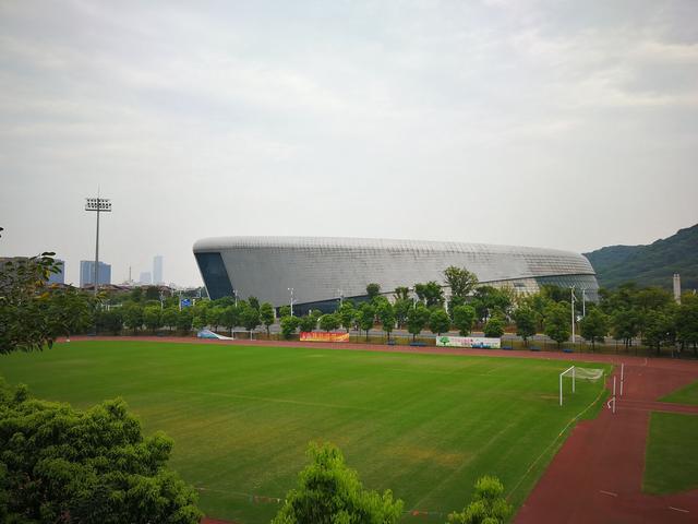 镇江体育馆图片
