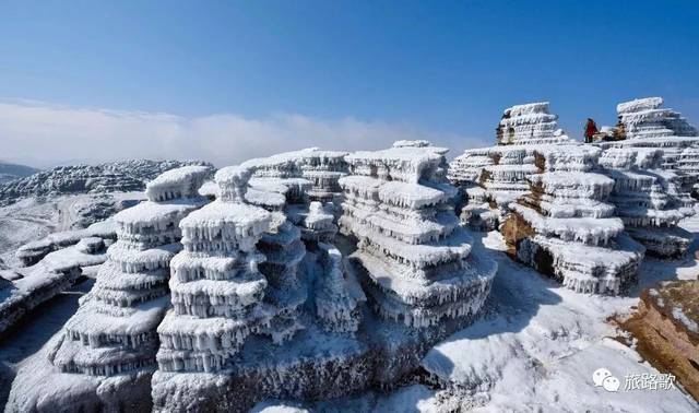 松桃红石林景区雪景图片