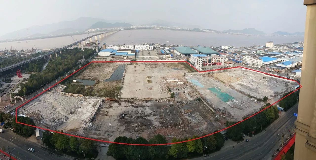 地块位于临海市古城街道柏叶西路北侧,出让面积40541m05(不含道路)