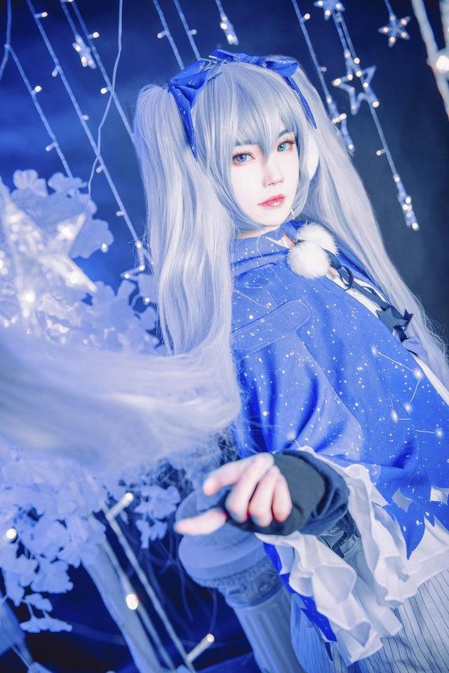 超可爱的公主殿下雪初音冬之夜的cosplay欣赏