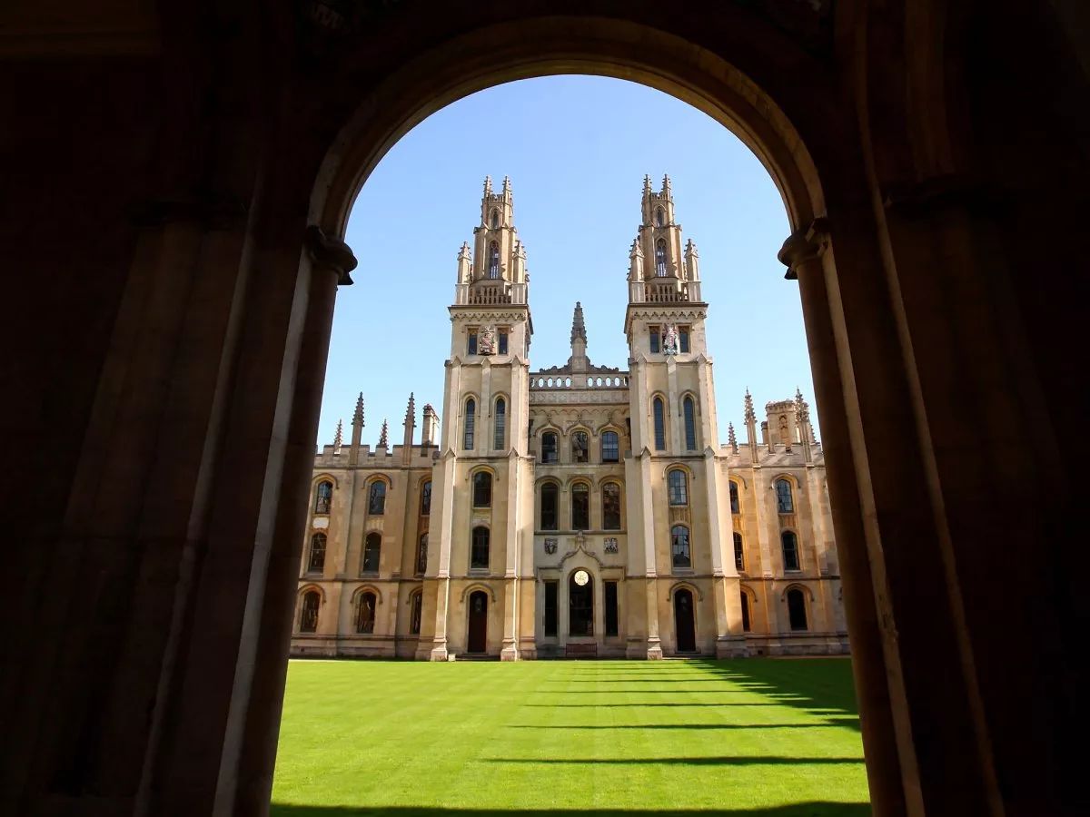 2.university of oxford 牛津大學 世界排名:15