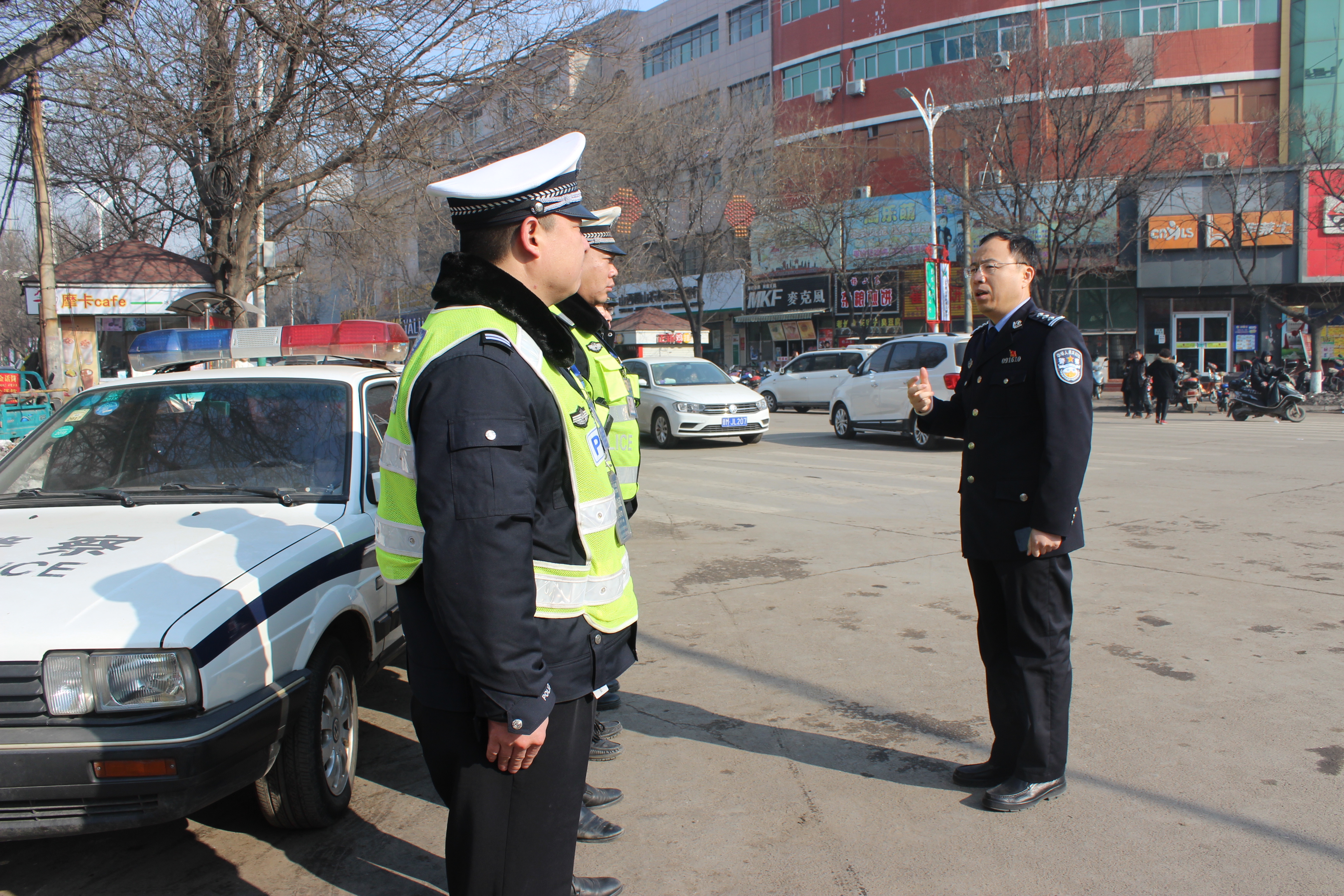 稷山交警图片