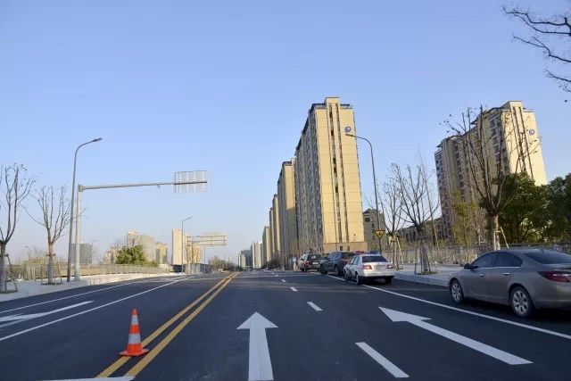 东部新城五条道路提前开通宁东路等14条道路建设全力推进