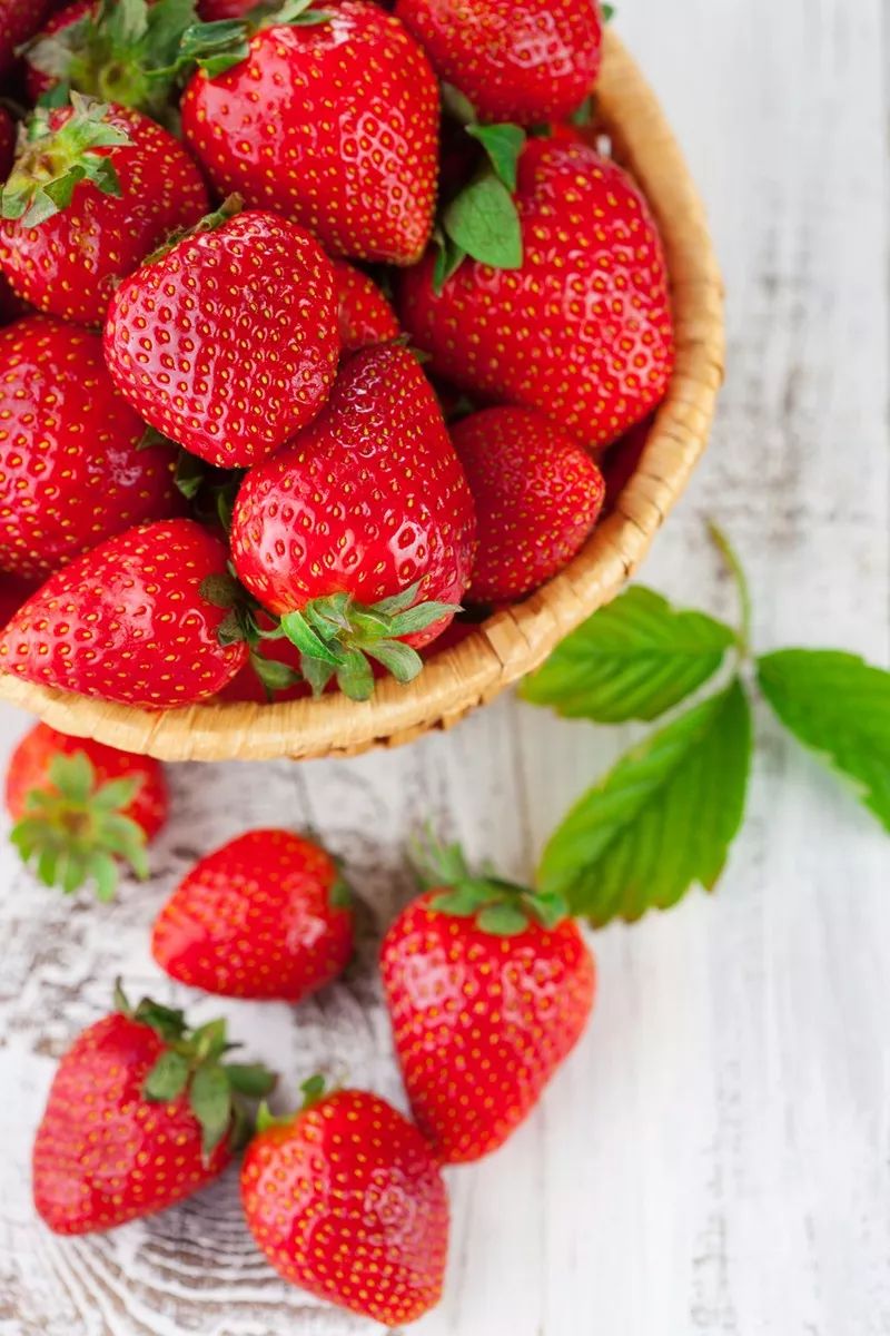 从一篮子草莓开始因为莓好心情那么我一定会告诉你旅行和草莓有什么