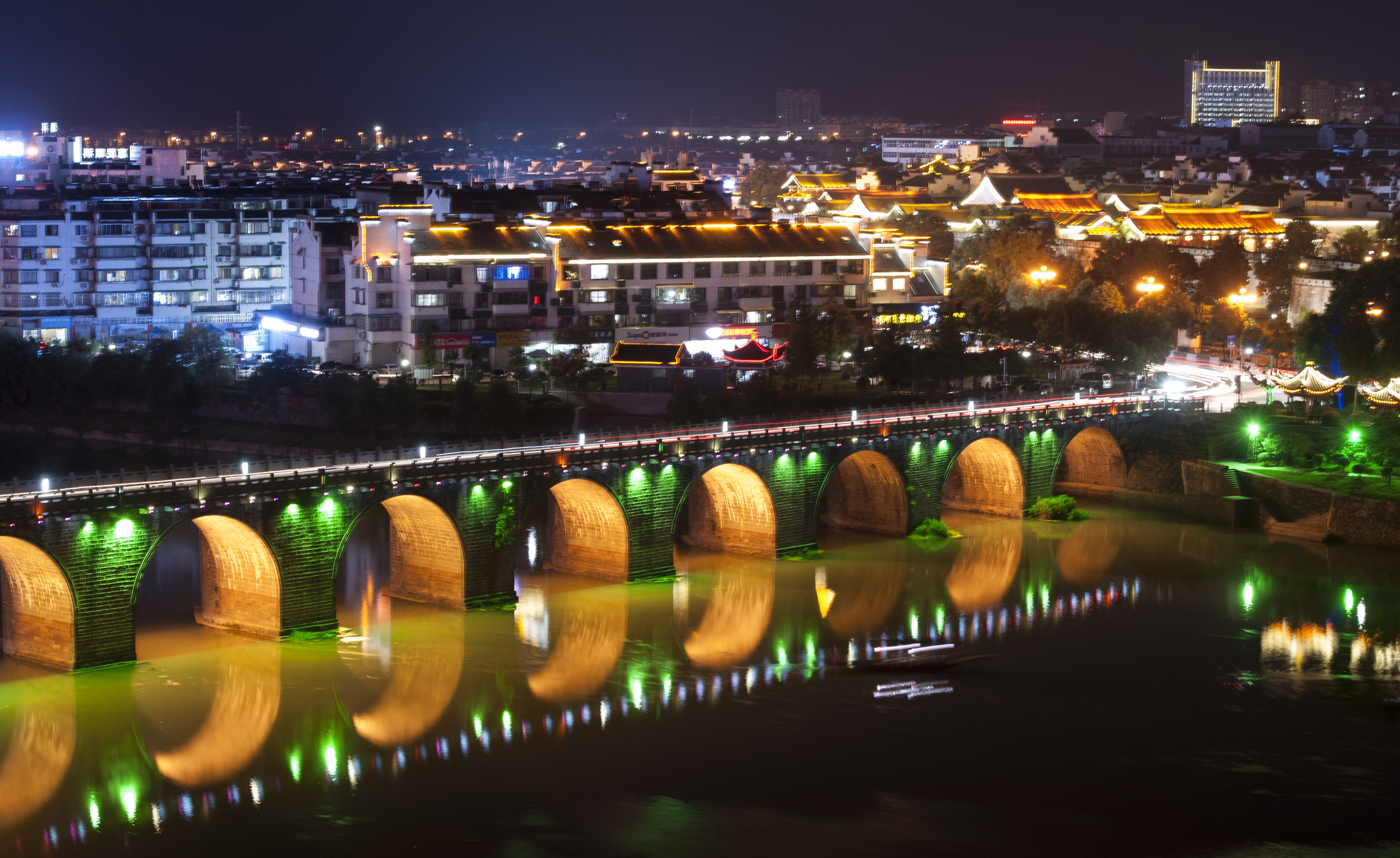 歙县徽州古城夜景图片