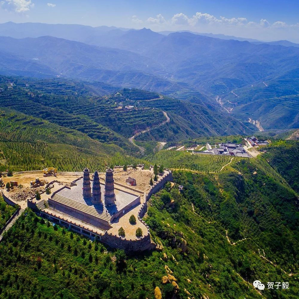 青龙寨古堡青龙寨古堡是晋商避暑胜地青龙寨古堡太谷县的地貌形态,有