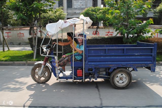 農民騎電動三輪車還能不能上路看看專家是怎麼說的吧