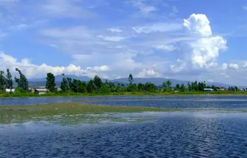 洱源西湖是我省第一個天然的國家溼地公園源西湖溼地位於蒼山19峰之一