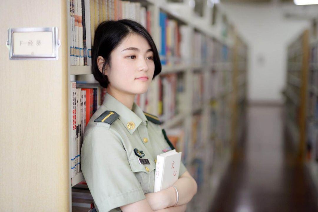 武警工程大学女学员图片