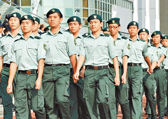 这个香港女生爱上驻港军人,让中联办主任感动