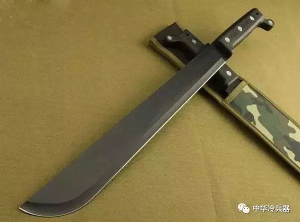 5波斯弯刀阿拉伯地区最有代表性的波斯弯刀,弯如月牙,刀刃锋利