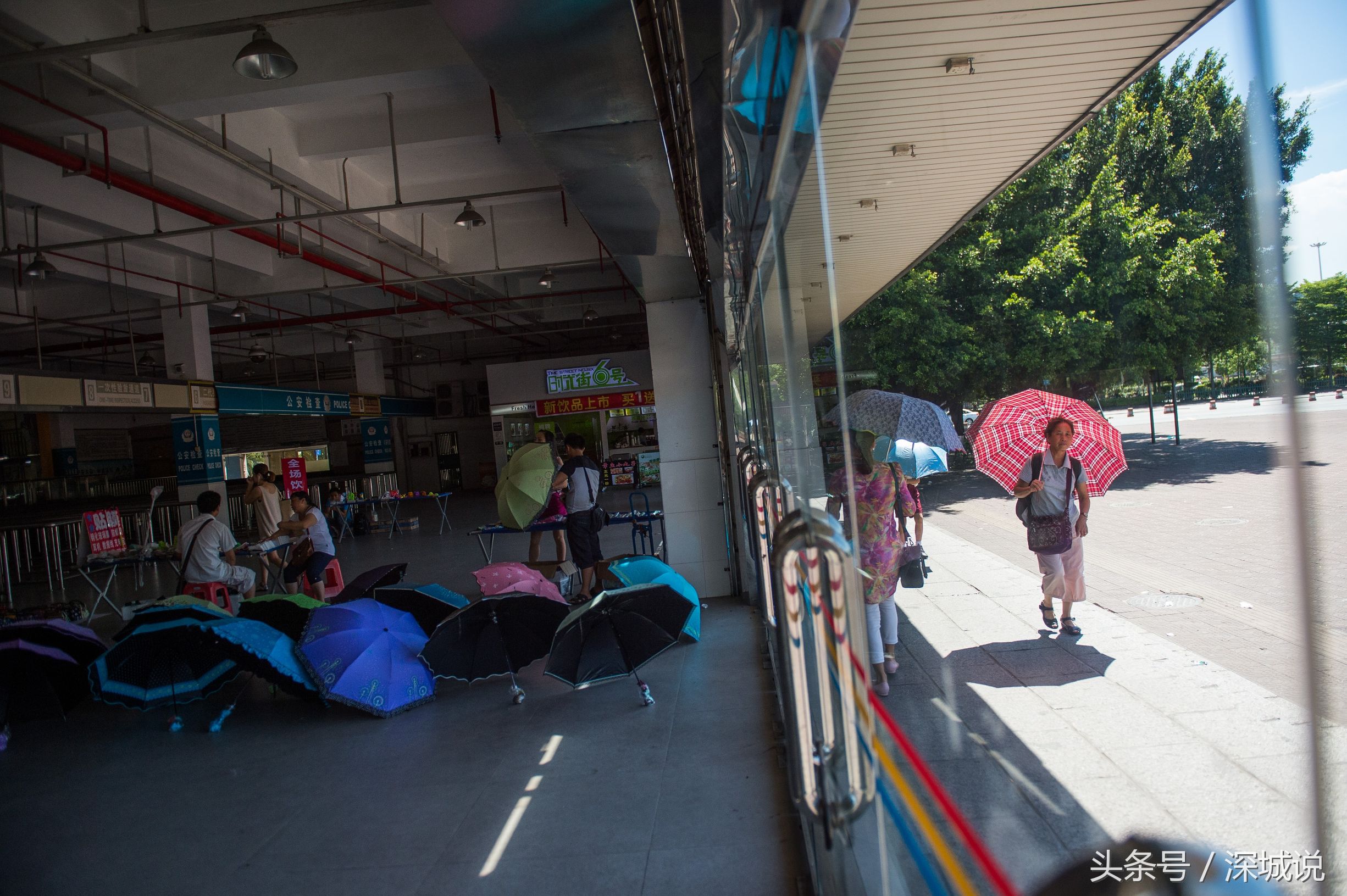 "老深圳"的共同回忆,您还记得当年的梅林关吗?老照片令人感慨