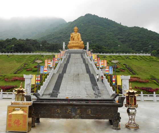 曾荣获"广东省教育强县"称号海丰莲花山森林公园,海丰鸡鸣寺等景点