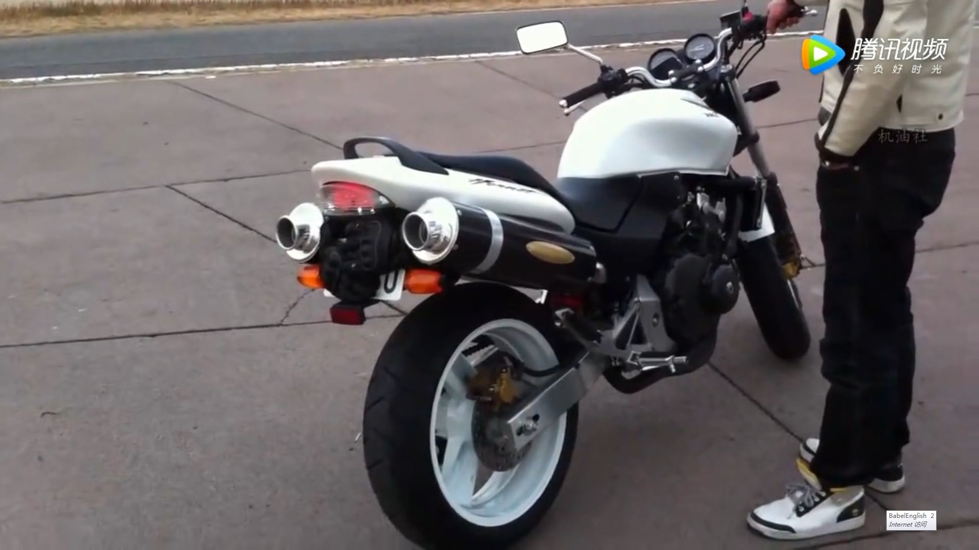 视频/排量只有250cc的四缸摩托车,本田小黄蜂250