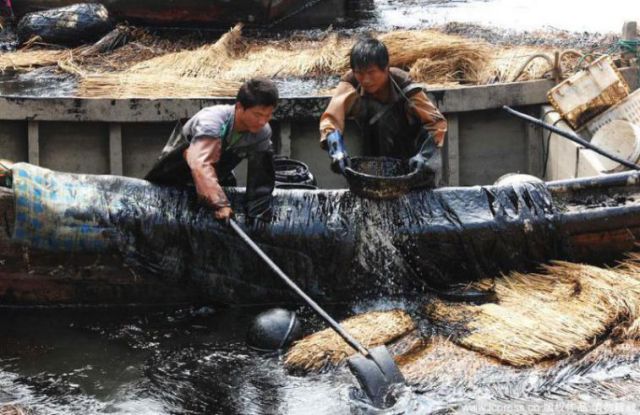 載油量100萬桶的油船東海爆燃沉沒海上溢油有什麼後果