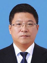 曾任省国资委政策法规处处长,办公室主任,省国资委副主任,白城市委