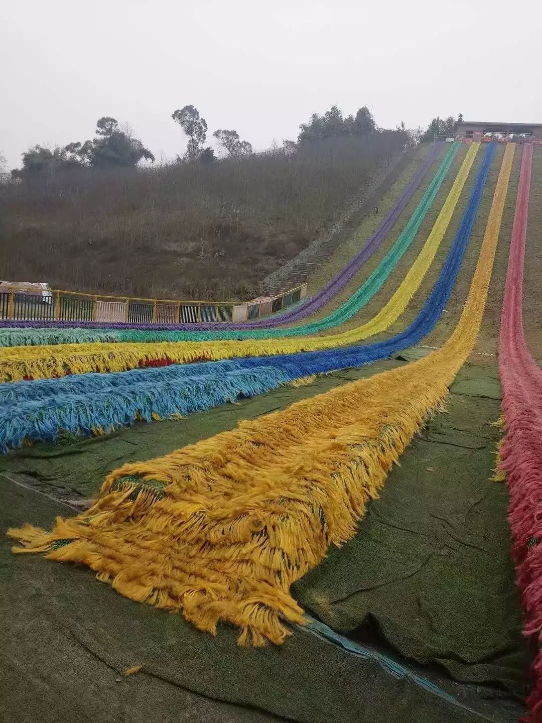 铜梁奇彩梦园4a景区千亩花海风车旅游节免费乘坐热气球免费体验滑草场