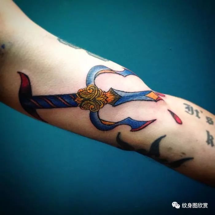 海王三叉戟纹身图案图片