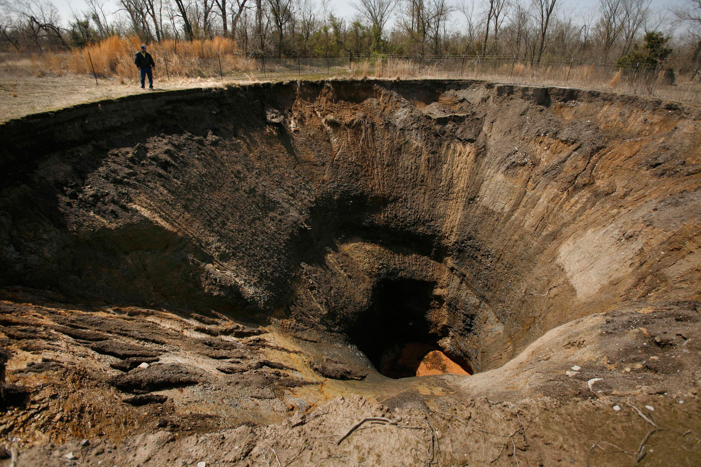直击全球10大著名坑洞,世界第一坑在中国