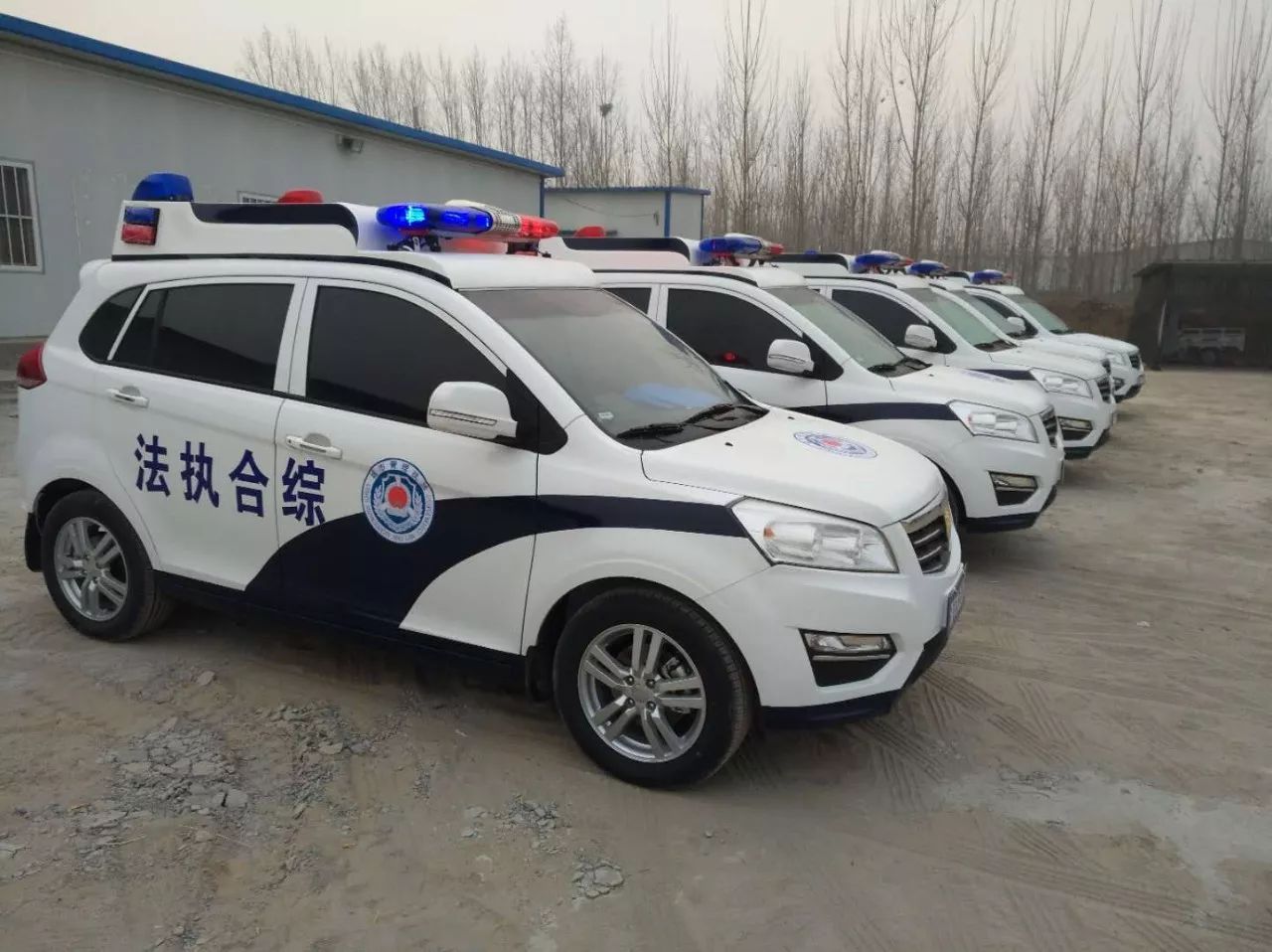 市场监管局执法车警灯图片