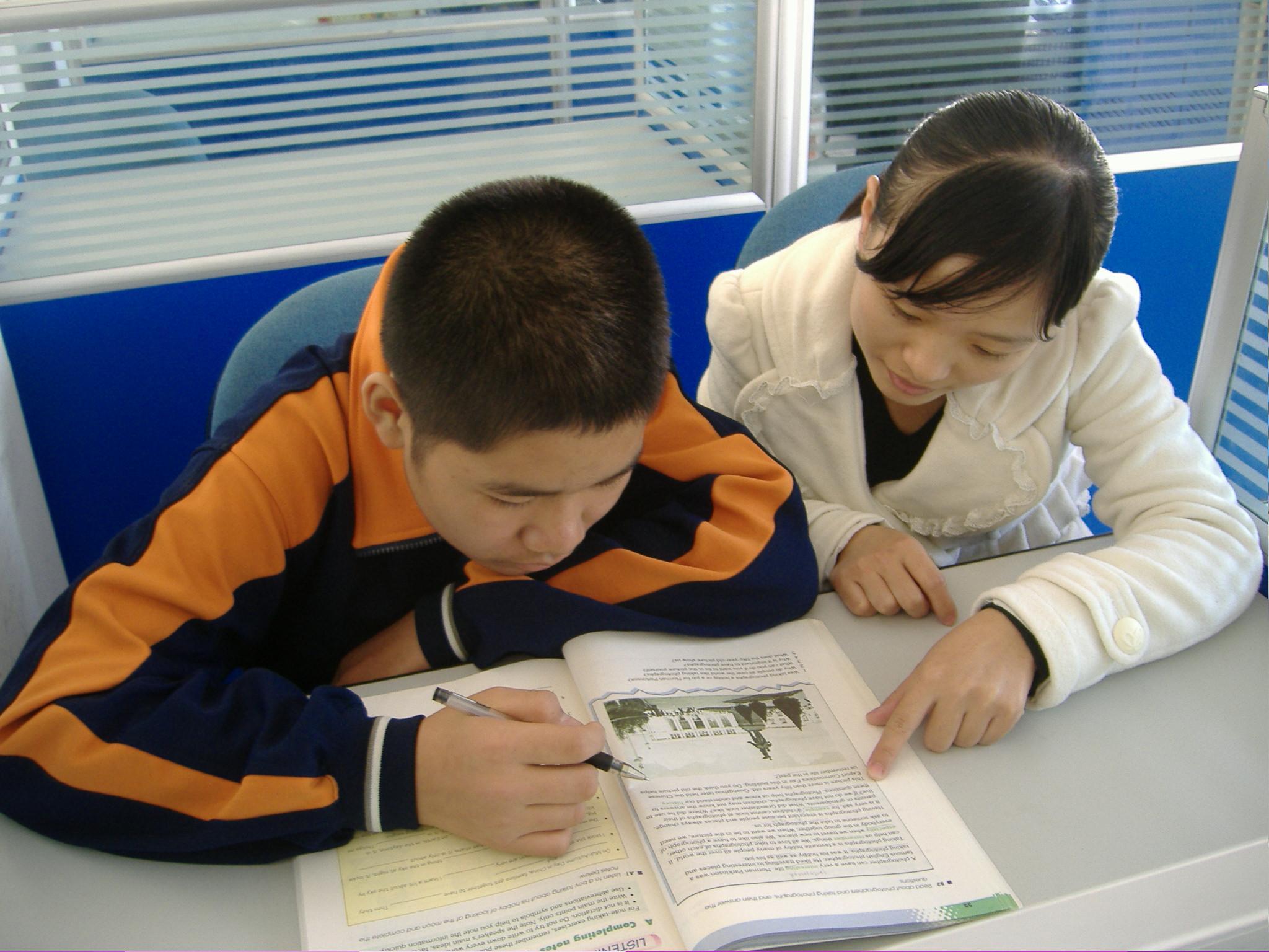 寒假未到辅导班已火不少学生"被报名 建议根据孩子差异理性选择