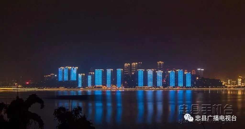 每個城市都擁有獨特的夜景.