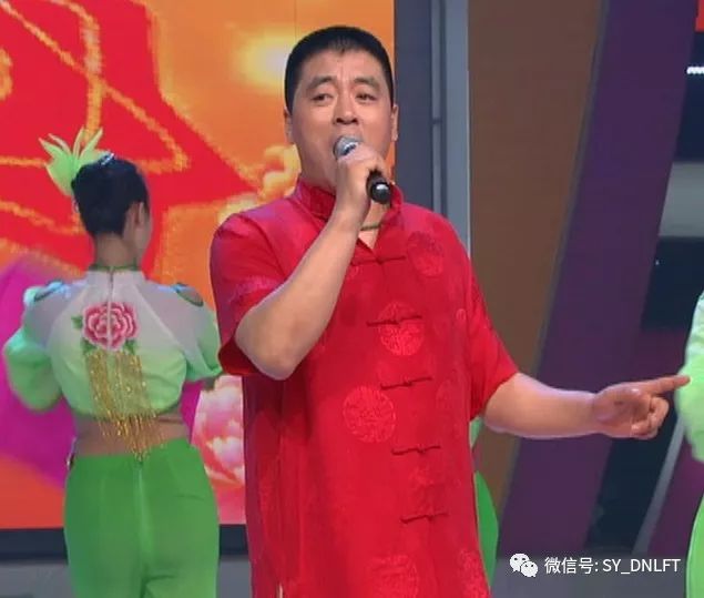 4,小帽《绣八仙》表演:董宝贵,王磊