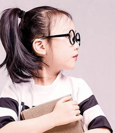 小女孩无刘海扎马尾辫发型适合小孩子的发型都能扎成什么样的款式?