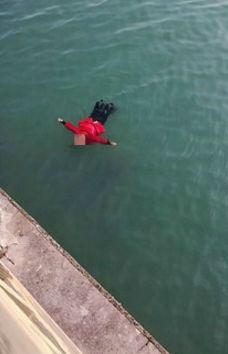 少女死亡溺水图片