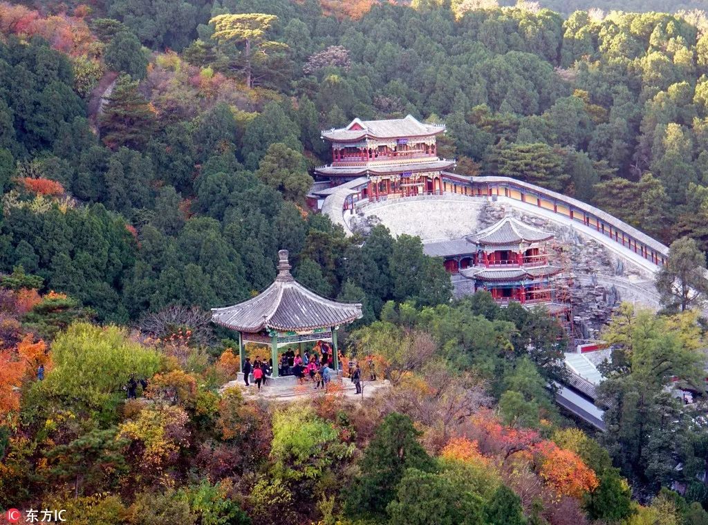 香山公園74門票價格:15元(旺季),10元(淡季)每年11月1日一次年2月底