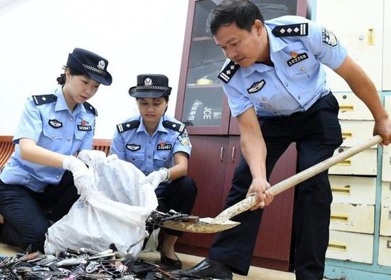 台湾警察 警服图片