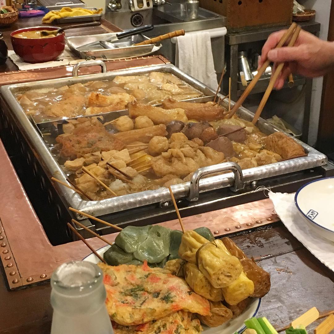 店裡的環境陳設,就像走進了日劇《校閱女孩河野悅子》裡的關東煮店鋪