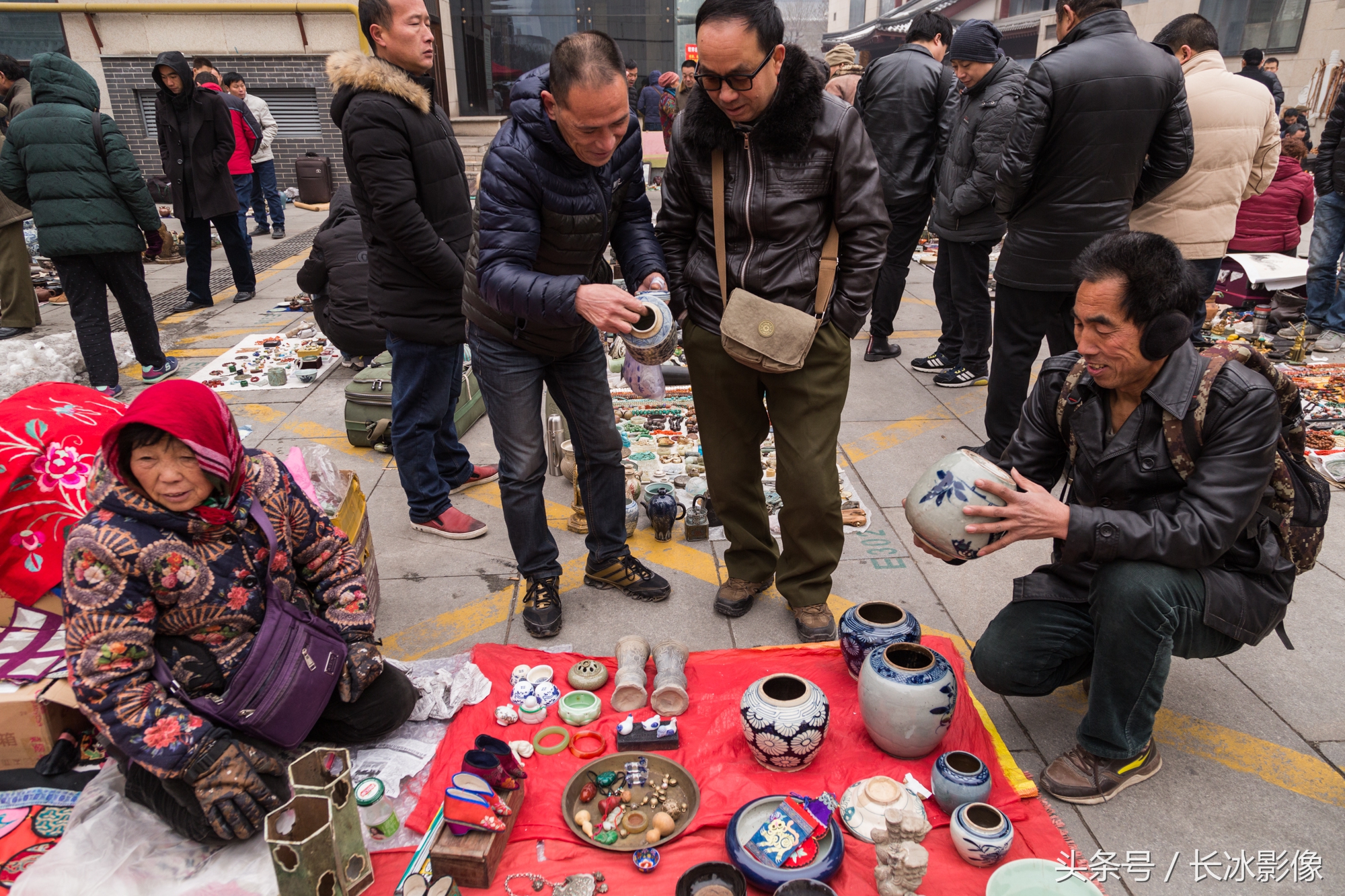 临沂古玩市场图片