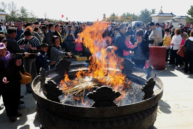 2018年 2 月 9 日 祭火,是蒙古民族最古老的祭祀活动之一,是祈求国泰