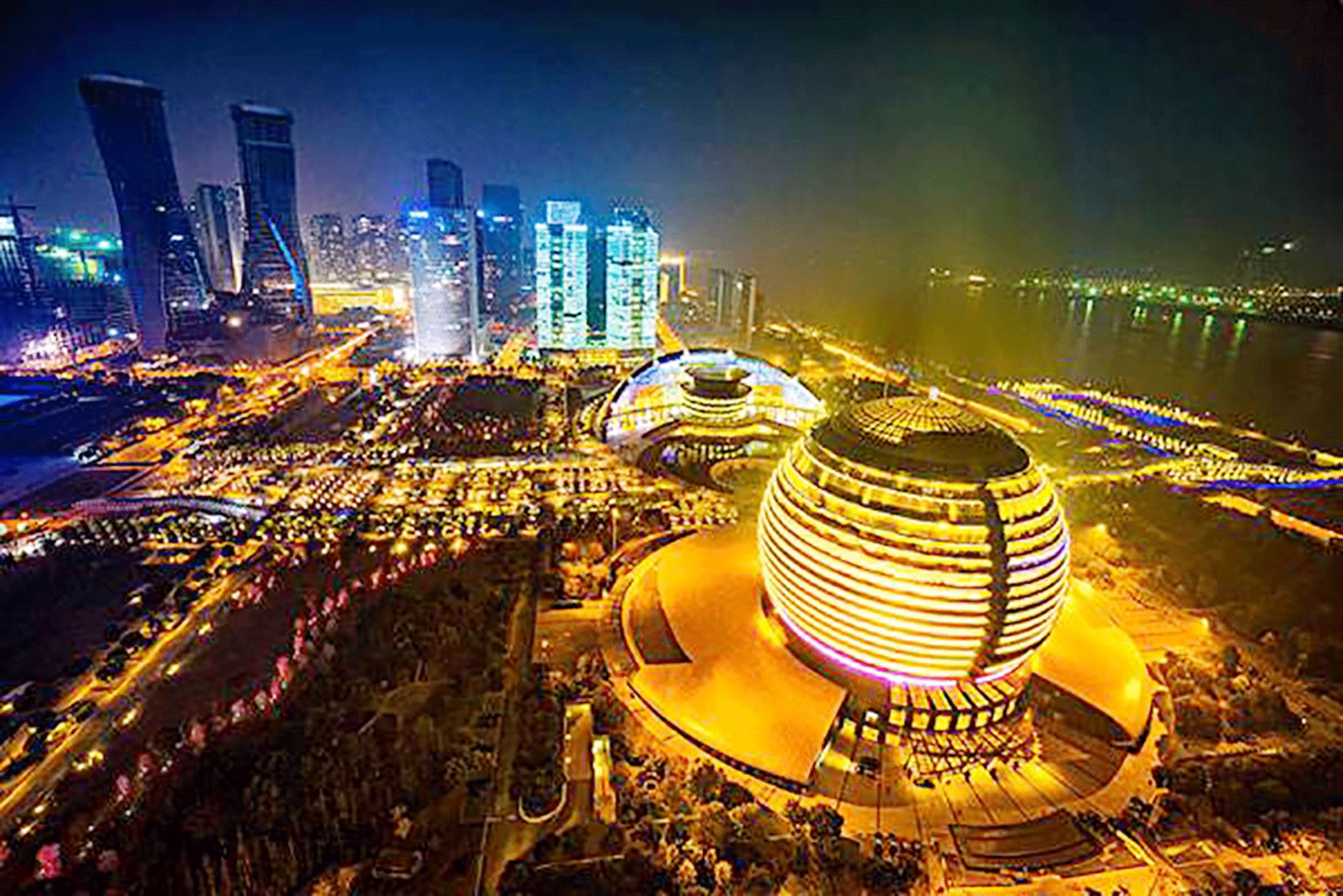 作为杭州的地标,洲际酒店的大金球形象一直为外人所称赞