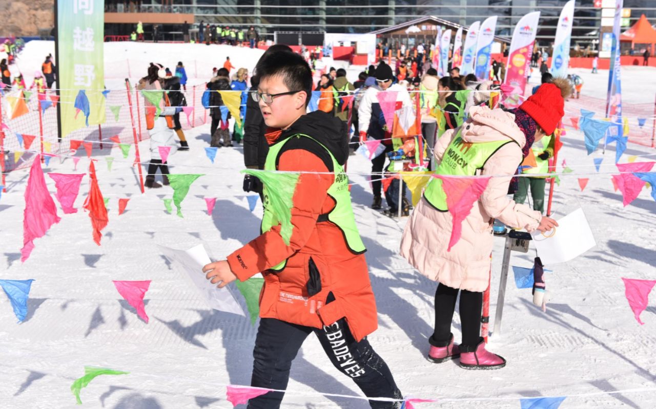 雪地迷宫定向为首届国际儿童户外冰雪节增添活力