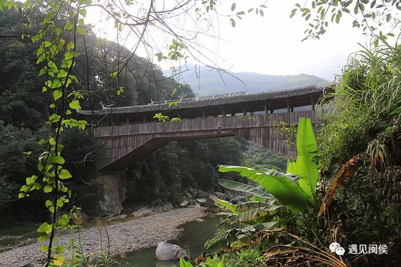 旅游 正文 汤院温泉及其周边古代名流留下的摩崖石刻,极具考古价值.