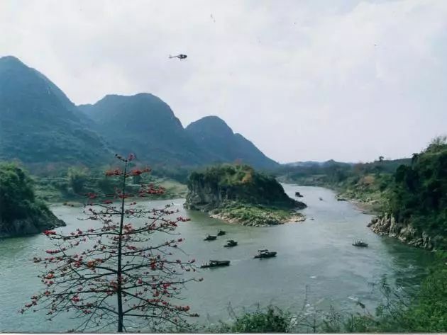 平果县,隶属百色市,位于广西西南部,地处美丽的右江河畔,风光秀丽