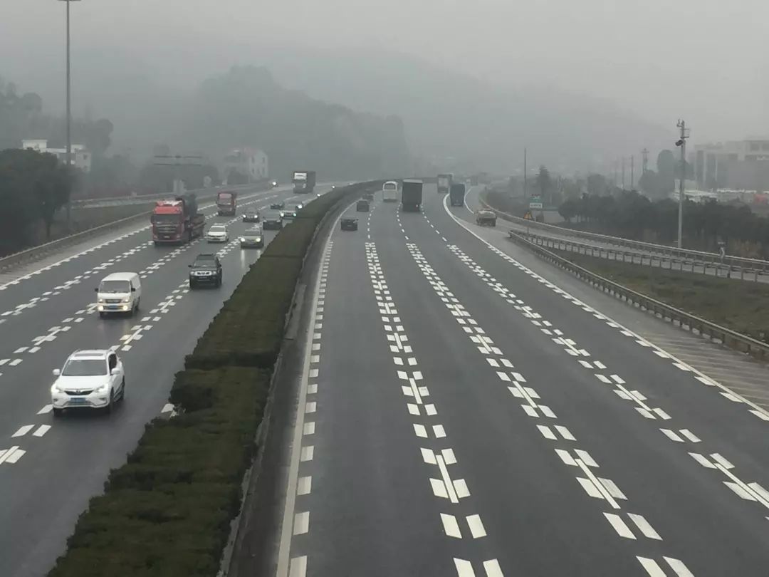 杭金衢高速雙向八車道來啦!部分路段仍可能堵車,速看繞行方案!