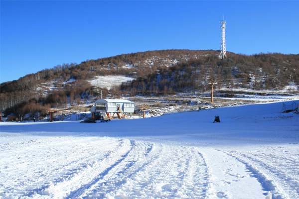 驼山滑雪场图片