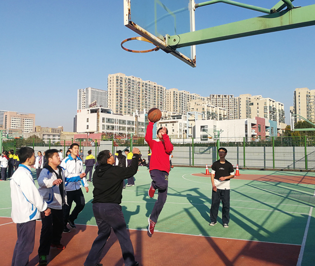 天太冷那就zao起来跟着长河中学的同学们把青春炫出来