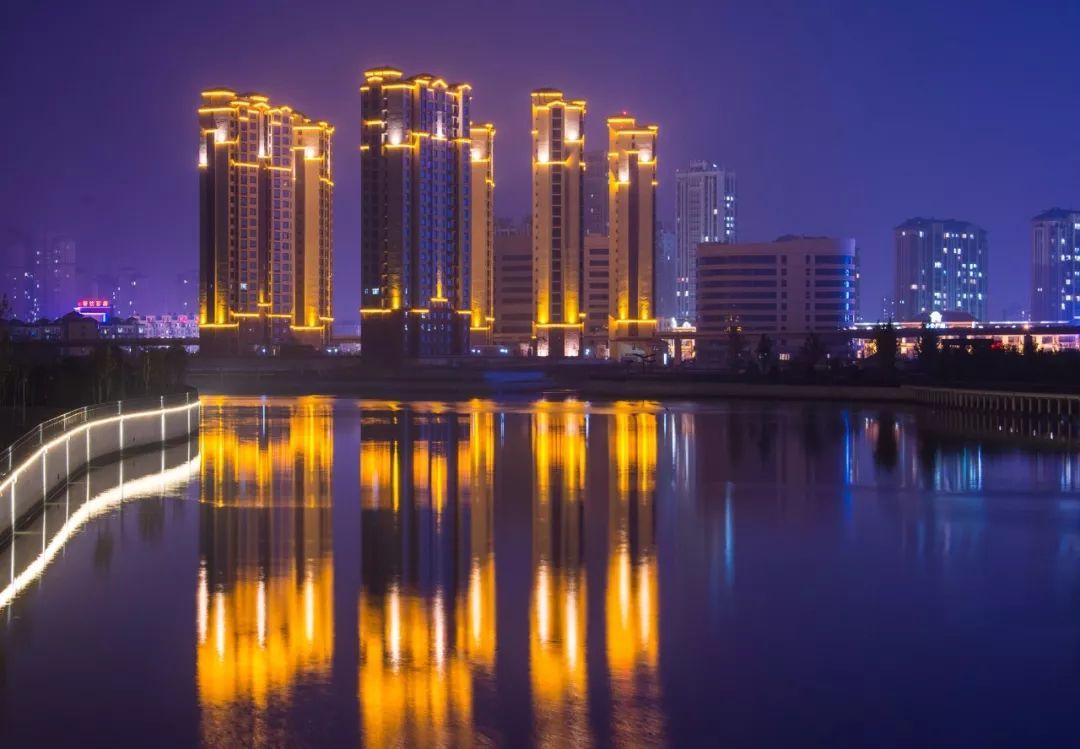 普兰店夜景图片