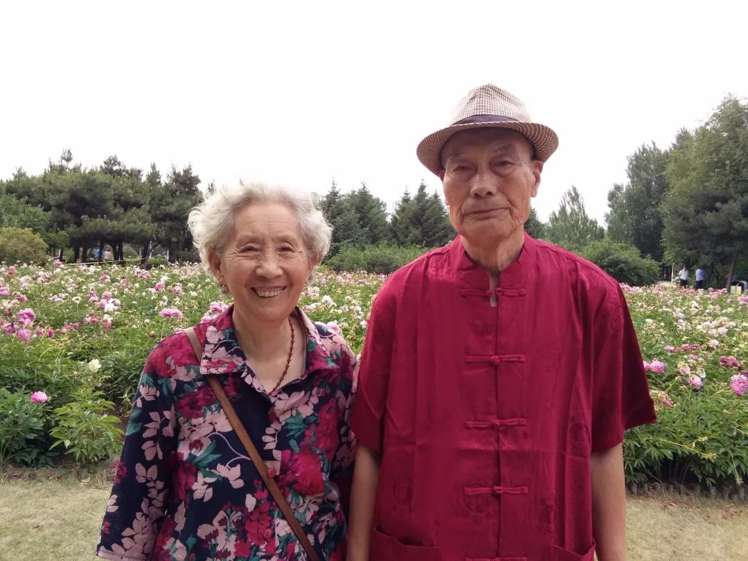 金婚夫妇:李素芝 80岁 项连禄 82岁金婚夫妇:李文举 84岁 王长合 81岁