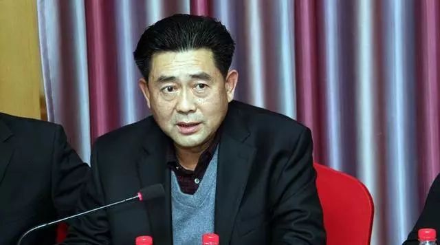 目前,谢保军已经卸任董事长一职,将该职务交给其与焦会芬的儿子谢晓博